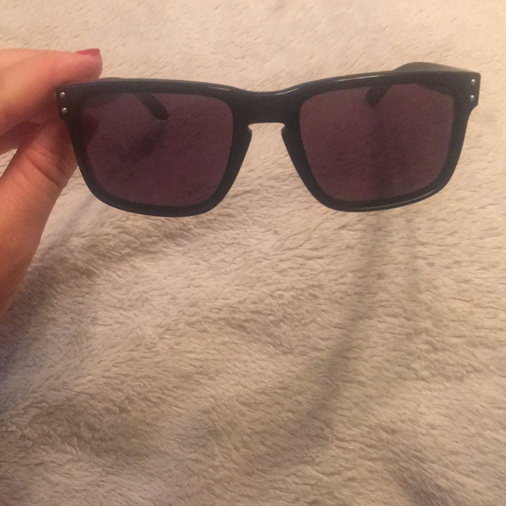 Men’s Oakley sunglasses